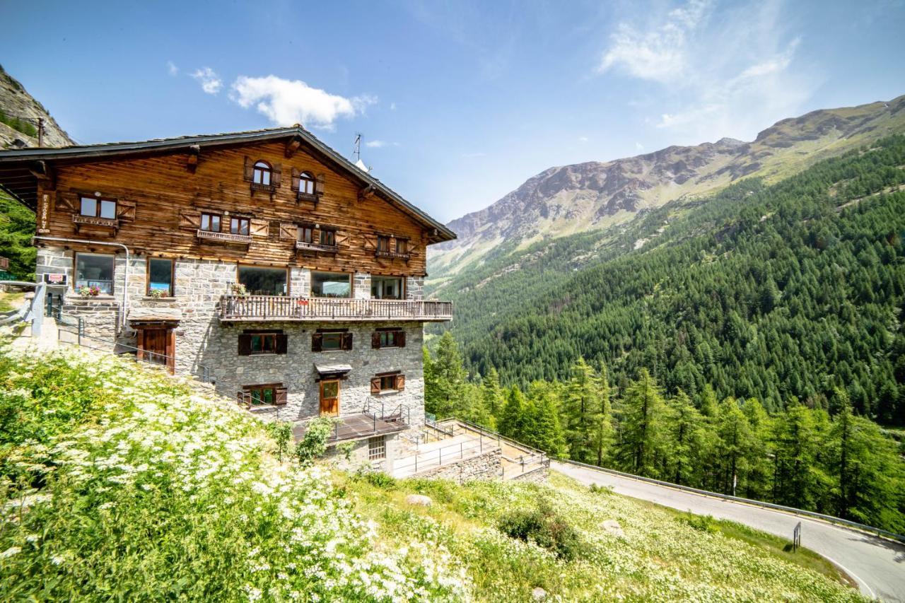 Hotel & Restaurant Perret - Mountain People Valgrisenche Εξωτερικό φωτογραφία