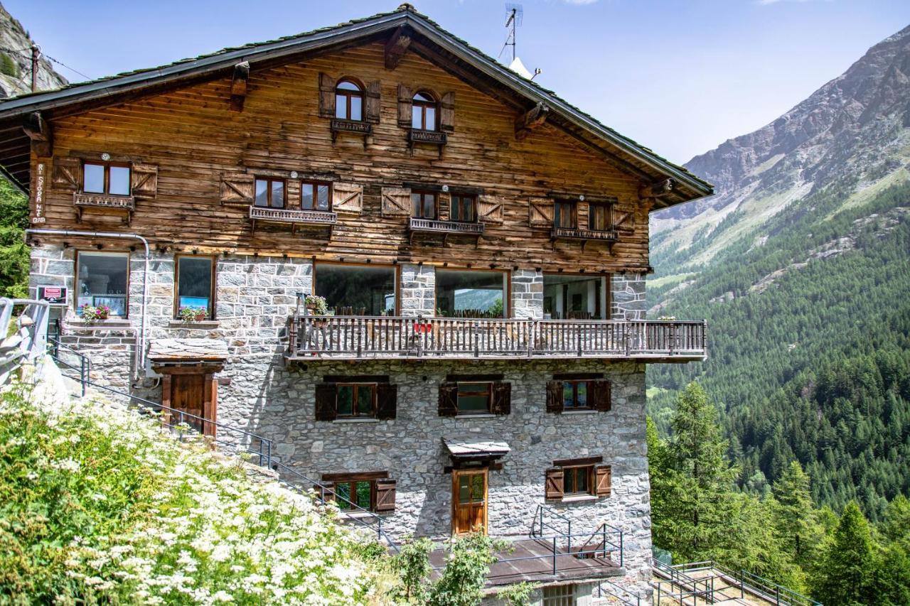 Hotel & Restaurant Perret - Mountain People Valgrisenche Εξωτερικό φωτογραφία