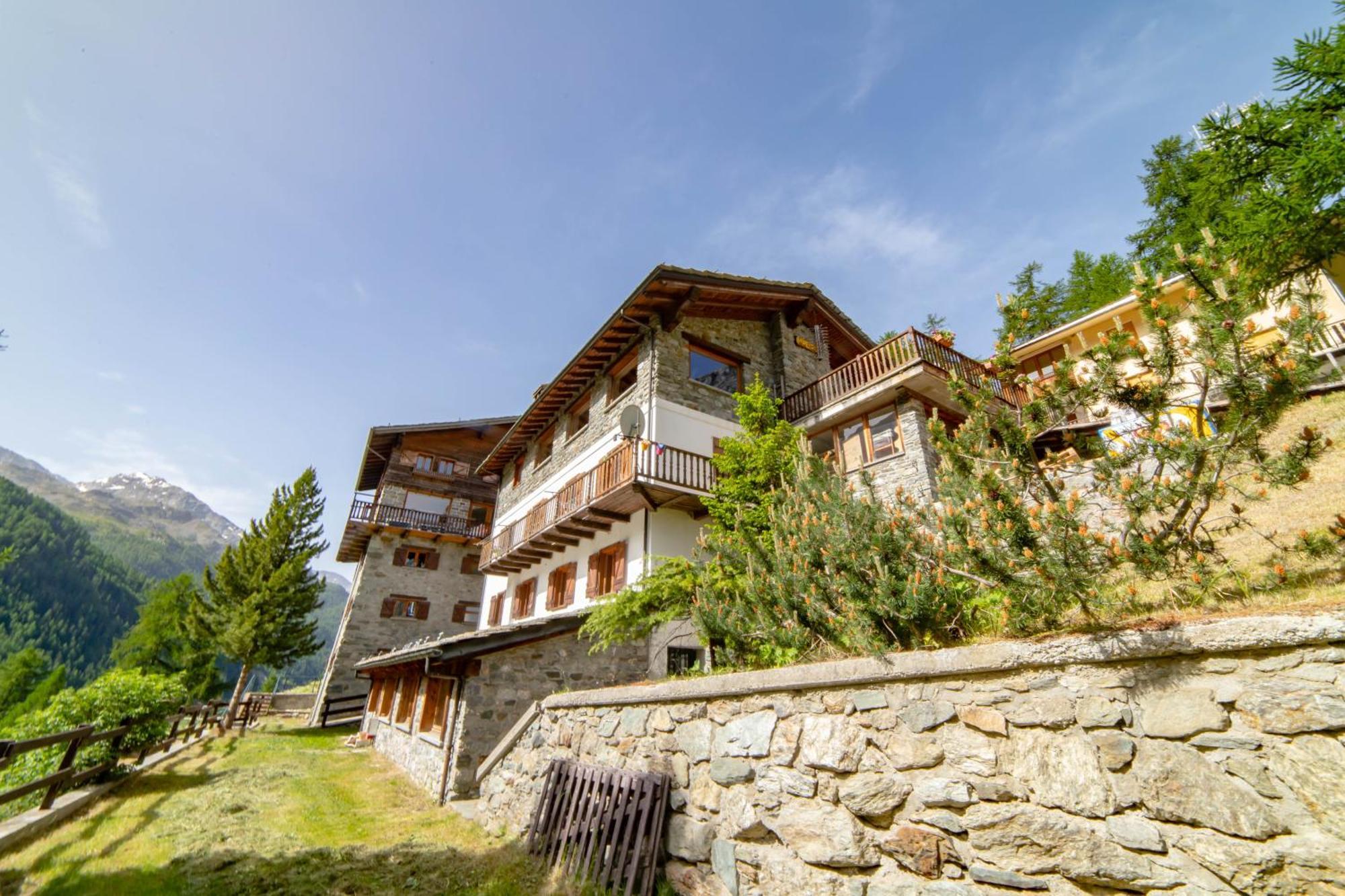 Hotel & Restaurant Perret - Mountain People Valgrisenche Εξωτερικό φωτογραφία